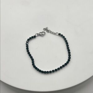 1057. Elegant Silver and Emerald Green Crystal 3mm Tennis Bracelet
